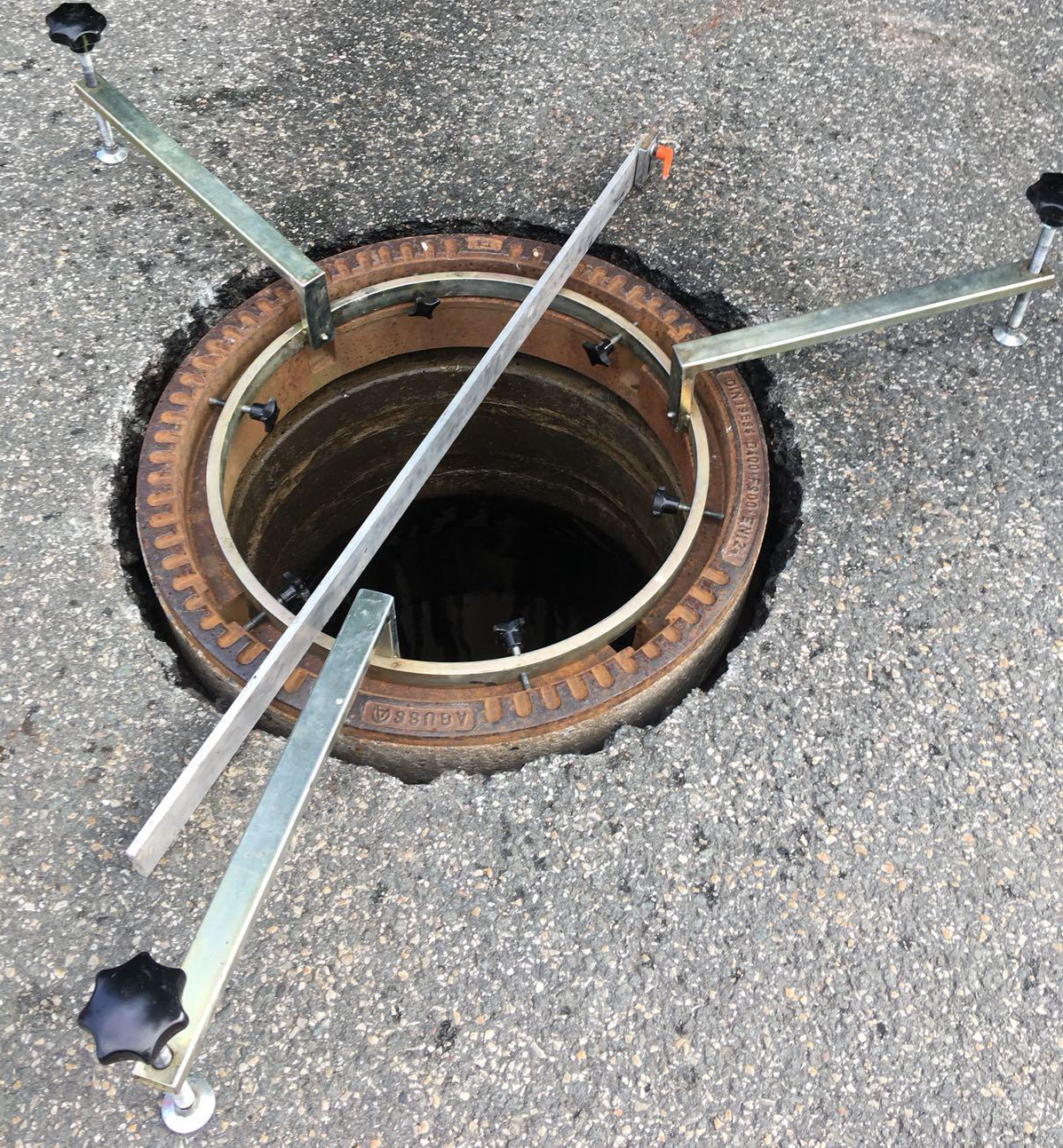 0102_Schachtrahmen_niveauhalter_anwendung